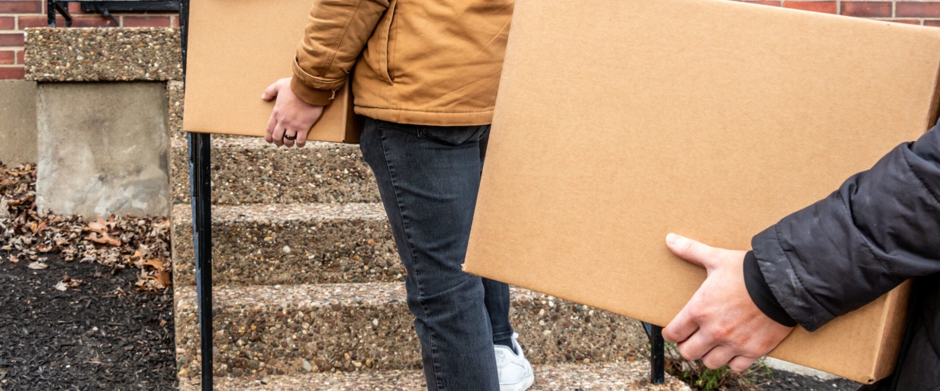 Budget-Friendly Ways to Pack and Transport Your Belongings When Moving to Florida